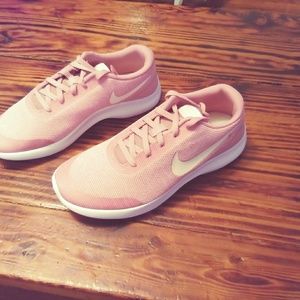 ONLY 1 LEFT IN STOCK Nike Flex Experience 7